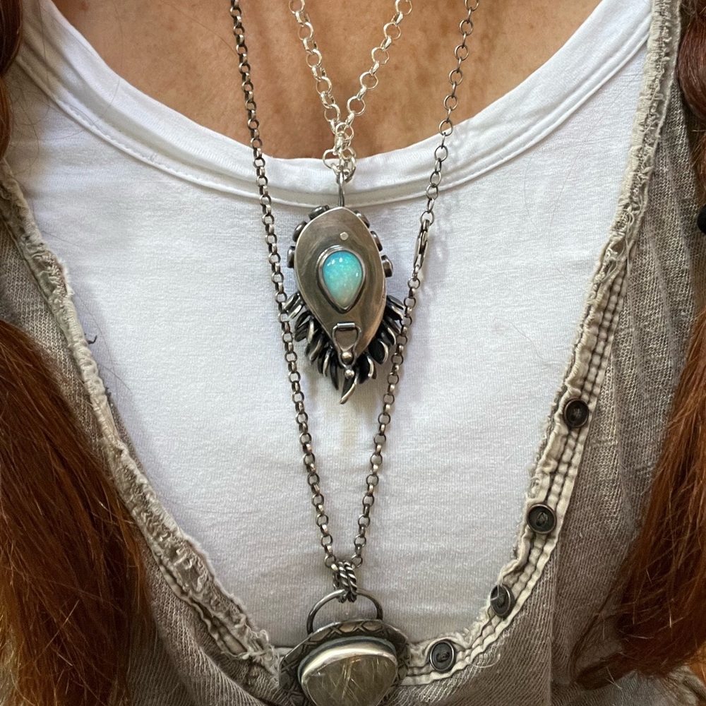 Handcrafted one of a kind Silver and Opal chrysoprase treasure box pendant - Picture 3 of 9